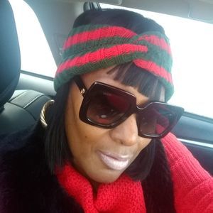 Meet your Posher, Joyce